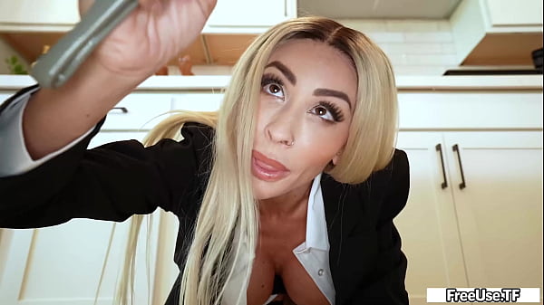 I&rsquo_m Not a Plumber, But I Can Lay Pipe for Stepmom! - Danae Mari, Juan Loco