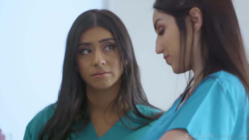 2 massaggiatrici scopano una donna al lavoro, sesso porno gruppo lesbiche lgbt scopano con olio massaggio culo tit boob MILF ragazza hd (caldo e arrapato)